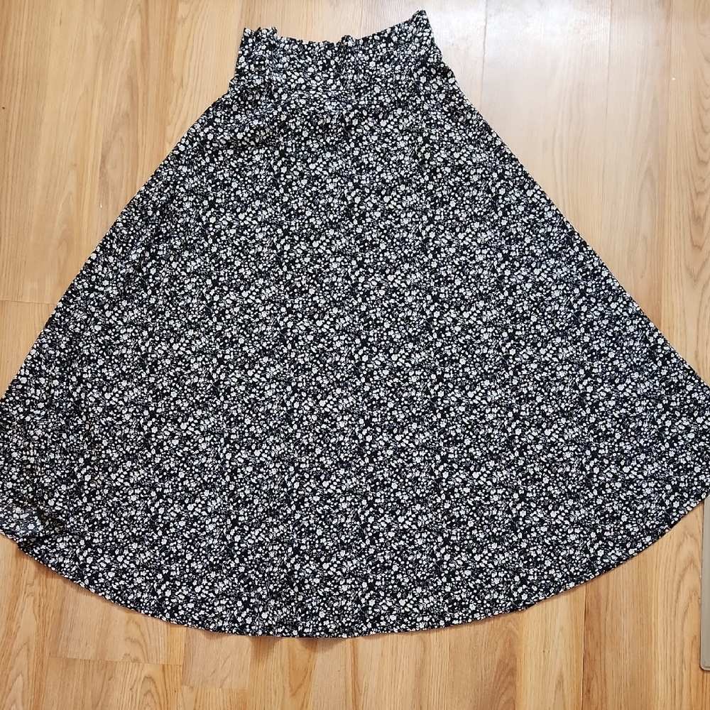 SHEIN Black and White Floral A-Line Skirt